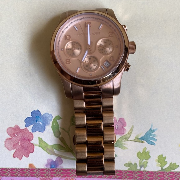 Beautiful Vintage Michael Kors MK-5128 Rosegold Runway Sport Unisex Wristwatch. - Picture 5 of 12
